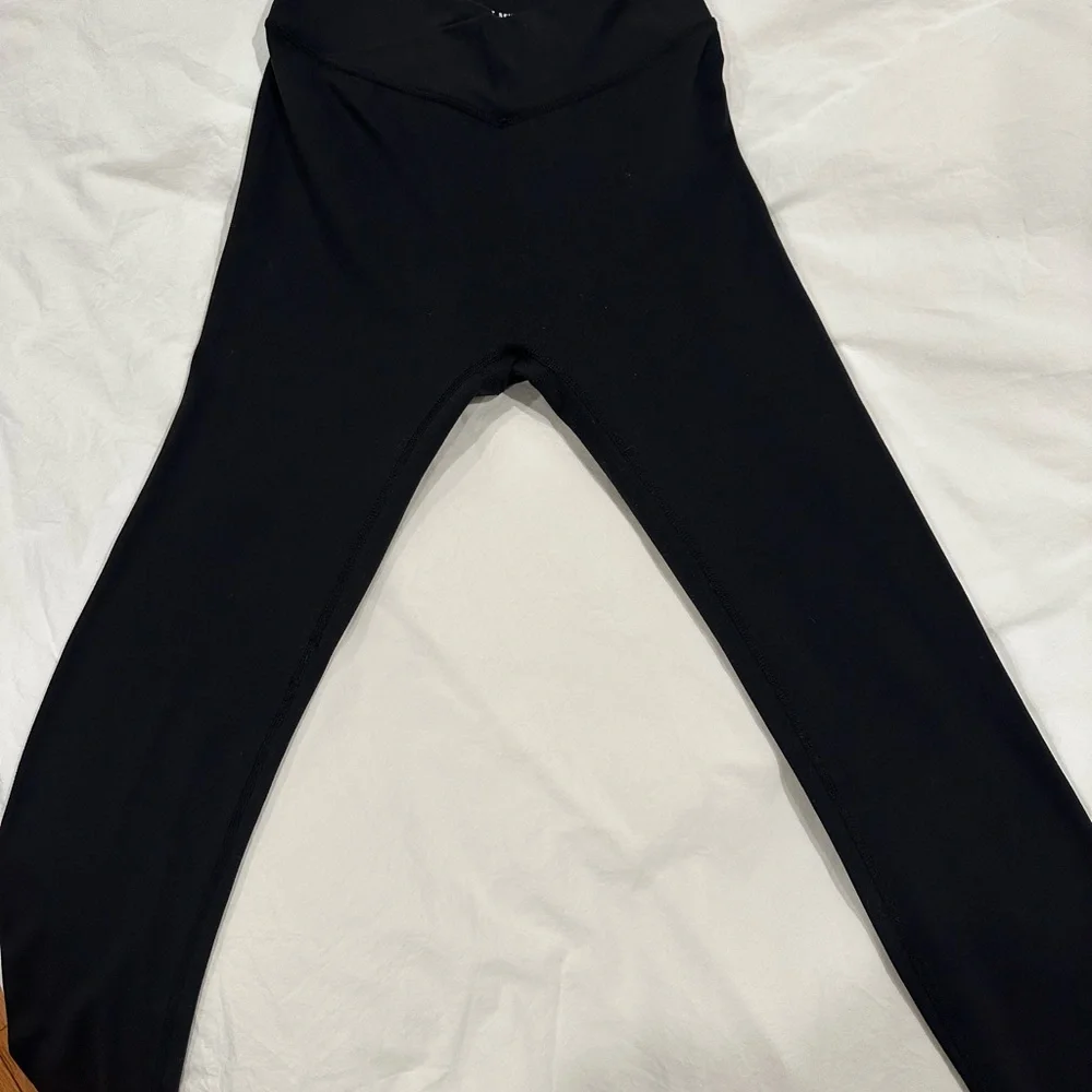 437 V Legging - Picture 2 of 6